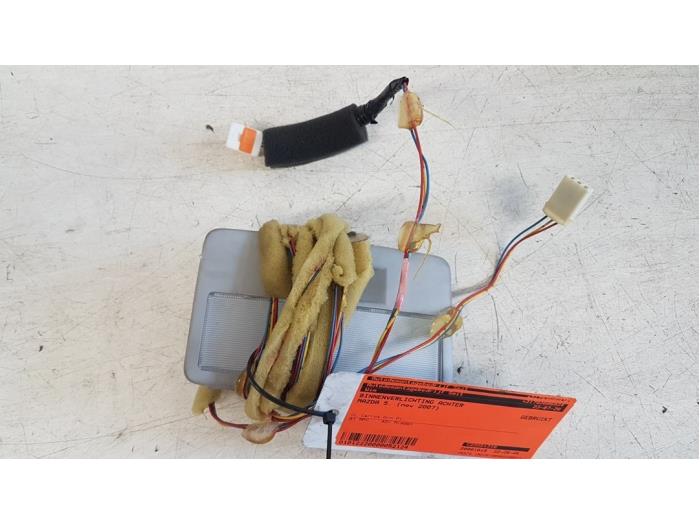 Begagnade Innerbelysning, bak Mazda 5 (CR19) 2.0 CiDT 16V High Power Pris € 15,00 Marginaltabell erbjuds av Autodemontagebedrijf Smit
