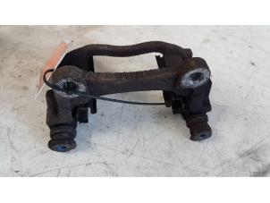 Used Rear brake calliperholder, left Mercedes Vito (639.6) 2.2 111 CDI 16V Price € 10,00 Margin scheme offered by Autodemontagebedrijf Smit