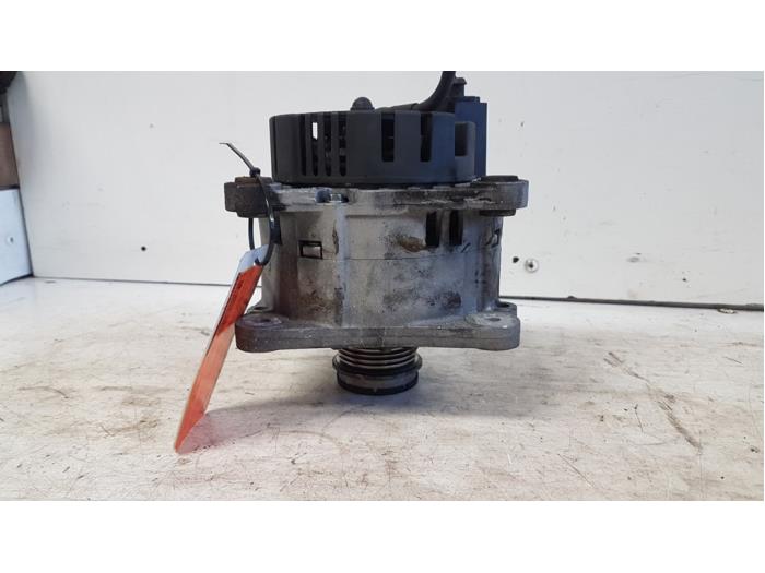Begagnade Dynamo Volkswagen Passat Variant (3B6) 1.9 TDI 130 Pris € 20,00 Marginaltabell erbjuds av Autodemontagebedrijf Smit