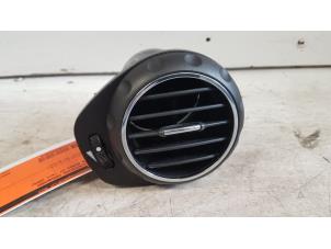 Used Dashboard vent Alfa Romeo GT (937) 2.0 JTS 16V Price on request offered by Autodemontagebedrijf Smit