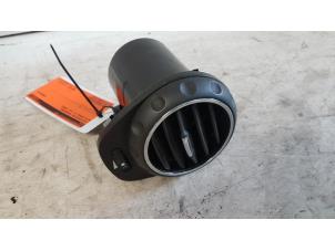 Used Dashboard vent Alfa Romeo GT (937) 2.0 JTS 16V Price on request offered by Autodemontagebedrijf Smit