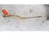 Oil dipstick from a Renault Clio III (BR/CR), 2005 / 2014 1.2 16V 75, Hatchback, Petrol, 1.149cc, 55kW (75pk), FWD, D4F740; D4FD7; D4F706; D4F764; D4FE7, 2005-06 / 2014-12, BR/CR1J; BR/CRCJ; BR/CR1S; BR/CR9S; BR/CRCS; BR/CRFU; BR/CR3U; BR/CRP3 2008