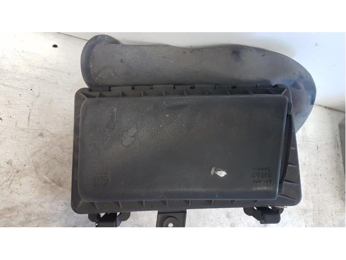 Begagnade Luftfilterhus Jaguar S-type (X200) 3.0 V6 24V Pris € 25,00 Marginaltabell erbjuds av Autodemontagebedrijf Smit