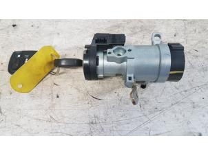 Ignition lock + computer from a Jaguar S-type (X200) 3.0 V6 24V 1999