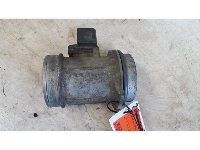 Gebrauchte Luftmassenmesser Volkswagen Passat Variant Syncro/4Motion (3B5) 2.5 TDI V6 24V 4x4 Preis € 15,00 Margenregelung angeboten von Autodemontagebedrijf Smit