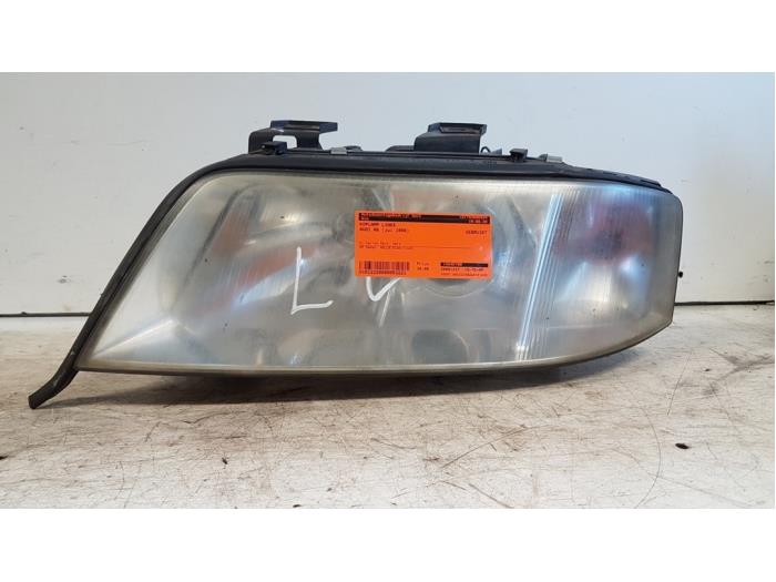 Używane Reflektor lewy Audi A6 Quattro (C5) 2.8 V6 30V Cena € 30,00 Procedura marży oferowane przez Autodemontagebedrijf Smit