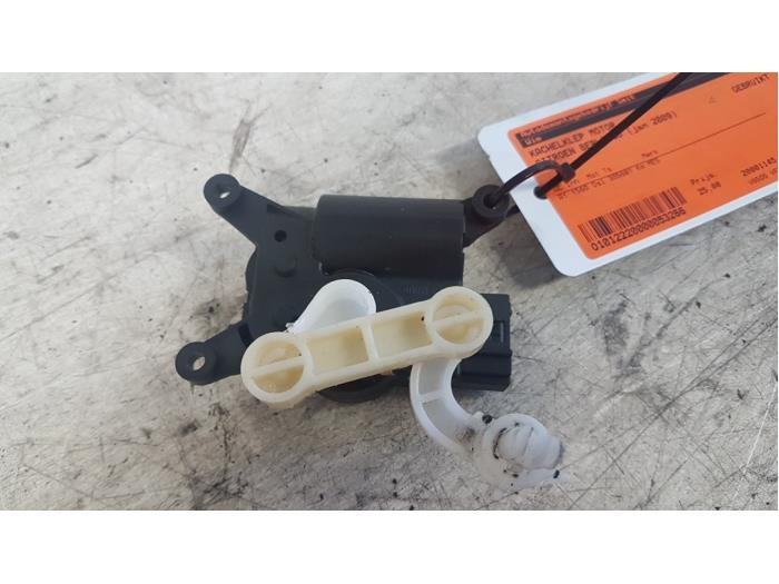 Begagnade Värmarventil, motor Citroen Berlingo 1.6 HDI 16V 90 Pris € 25,00 Marginaltabell erbjuds av Autodemontagebedrijf Smit