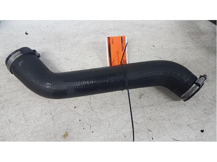 Gebrauchte Intercooler Schlauch Volkswagen Crafter 2.5 TDI 30/32/35/46/50 Preis € 25,00 Margenregelung angeboten von Autodemontagebedrijf Smit