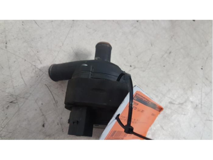 Begagnade Vattenpump Volkswagen Crafter 2.5 TDI 30/32/35/46/50 Pris € 35,00 Marginaltabell erbjuds av Autodemontagebedrijf Smit