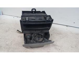 Used Front ashtray Volkswagen Crafter 2.5 TDI 30/32/35/46/50 Price € 35,00 Margin scheme offered by Autodemontagebedrijf Smit