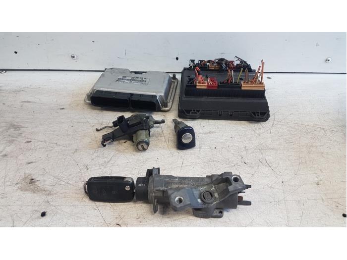 Used Ignition lock + computer Volkswagen Polo IV (9N1/2/3) 1.4 TDI 75 Price € 70,00 Margin scheme offered by Autodemontagebedrijf Smit