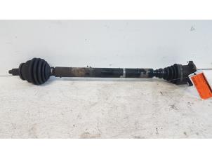 Used Front drive shaft, right Volkswagen Polo IV (9N1/2/3) 1.4 TDI 75 Price € 25,00 Margin scheme offered by Autodemontagebedrijf Smit