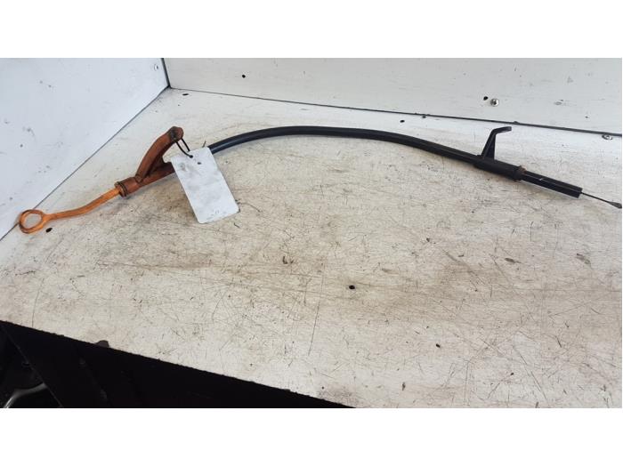 Gebrauchte Ölmessstab Volkswagen Crafter 2.5 TDI 30/32/35/46/50 Preis € 10,00 Margenregelung angeboten von Autodemontagebedrijf Smit