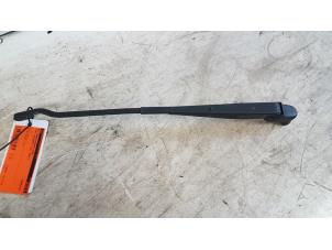 Used Front wiper arm Fiat Seicento (187) 1.1 MPI S,SX,Sporting Price € 15,00 Margin scheme offered by Autodemontagebedrijf Smit