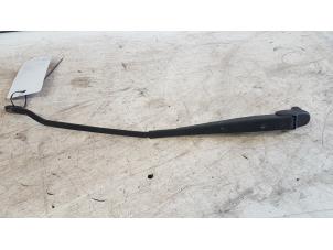Used Front wiper arm Fiat Seicento (187) 1.1 MPI S,SX,Sporting Price € 15,00 Margin scheme offered by Autodemontagebedrijf Smit