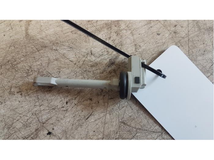 Begagnade Utetemperatursensor Volvo C30 (EK/MK) 1.6 D 16V Pris på förfrågan erbjuds av Autodemontagebedrijf Smit