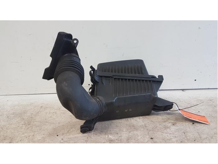 Begagnade Luftfilterhus Kia Picanto (BA) 1.1 CRDi VGT 12V Pris € 15,00 Marginaltabell erbjuds av Autodemontagebedrijf Smit