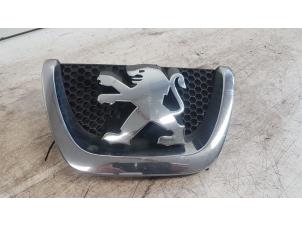Used Emblem Peugeot Partner Tepee (7A/B/C/D/E/F/G/J/P/S) 1.6 HDiF 90 16V Phase 1 Price on request offered by Autodemontagebedrijf Smit