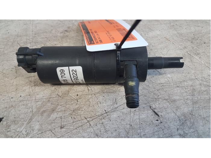 Używane Pompa spryskiwacza przód Saab 9-3 II Sport Sedan (YS3F) 1.8t 16V Cena € 10,00 Procedura marży oferowane przez Autodemontagebedrijf Smit