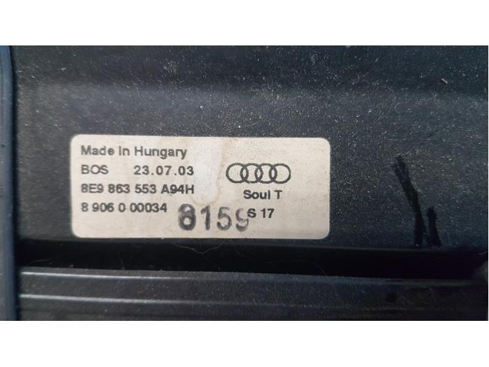 Lona maletero de un Audi A4 Avant Quattro (B6) 2.5 TDI V6 24V 2003