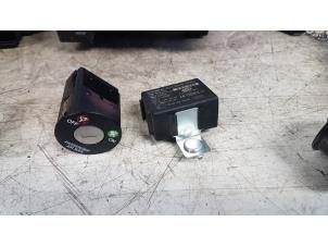 Ignition lock + computer from a Hyundai Accent 1.4i 16V 2006