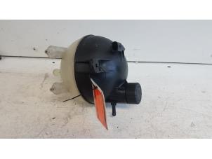 Used Expansion vessel Mercedes A (W169) 1.7 A-170 5-Drs. Price € 10,00 Margin scheme offered by Autodemontagebedrijf Smit