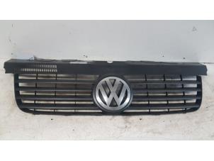 Used Grille Volkswagen Transporter T5 2.5 TDi Price € 30,00 Margin scheme offered by Autodemontagebedrijf Smit