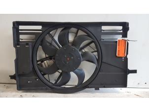 Usagé Ventilateur radiateur Volvo V50 (MW) 2.0 D 16V Prix € 40,00 Règlement à la marge proposé par Autodemontagebedrijf Smit