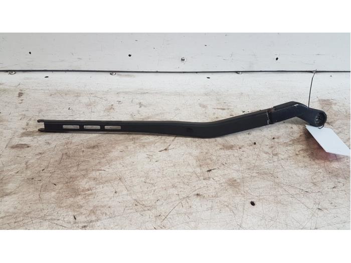 Front wiper arm from a Audi A4 Avant (B6) 1.8 T 20V 2002