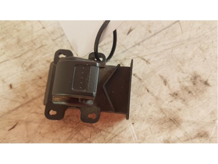 Usados Interruptor de ventanilla eléctrica Honda Stream I (RN) 1.7 16V VTEC Precio € 15,00 Norma de margen ofrecido por Autodemontagebedrijf Smit