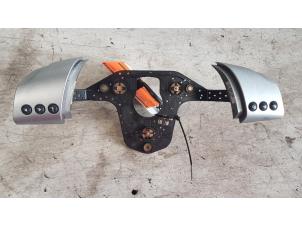Used Steering wheel mounted radio control Opel Signum (F48) 2.2 DGI 16V Price on request offered by Autodemontagebedrijf Smit