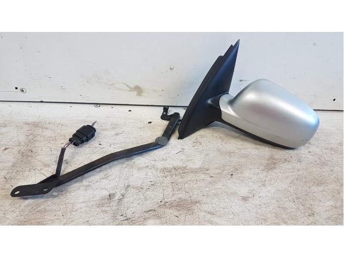 Wing mirror, left from a Volkswagen Lupo (6X1) 1.2 TDI 3L 2002