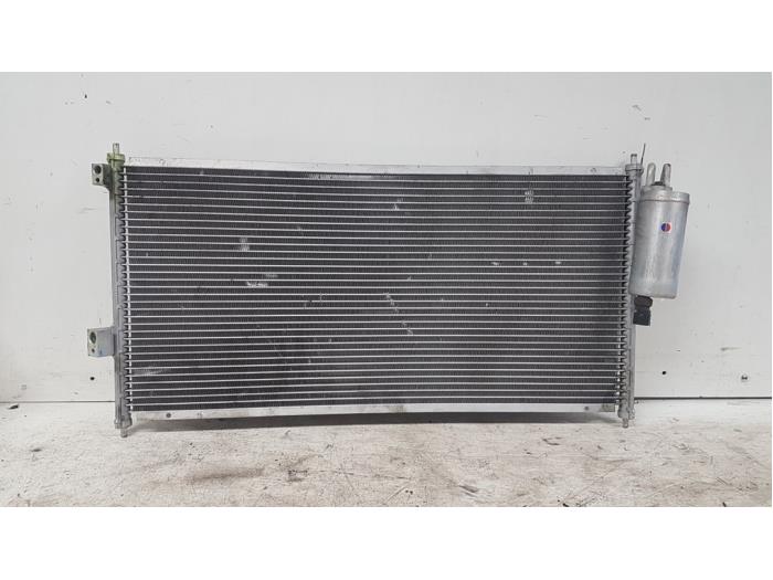 Usagé Radiateur clim Nissan Almera Tino (V10M) 2.2 Di 16V Prix sur demande proposé par Autodemontagebedrijf Smit