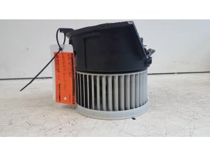 Used Heating and ventilation fan motor Peugeot 407 (6D) 2.2 16V Price € 30,00 Margin scheme offered by Autodemontagebedrijf Smit