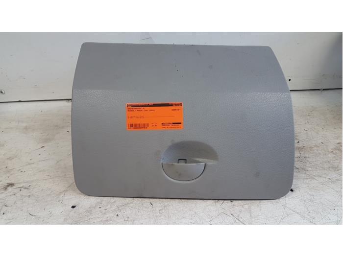Begagnade Handskfack Renault Modus/Grand Modus (JP) 1.2 16V Pris € 30,00 Marginaltabell erbjuds av Autodemontagebedrijf Smit
