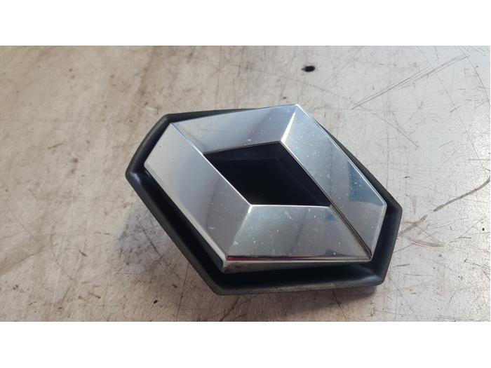 Begagnade Emblem Renault Modus/Grand Modus (JP) 1.2 16V Pris € 15,00 Marginaltabell erbjuds av Autodemontagebedrijf Smit