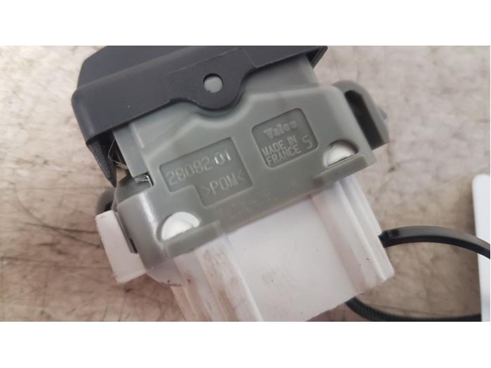 Cruise control switch from a Renault Modus/Grand Modus (JP) 1.2 16V 2004