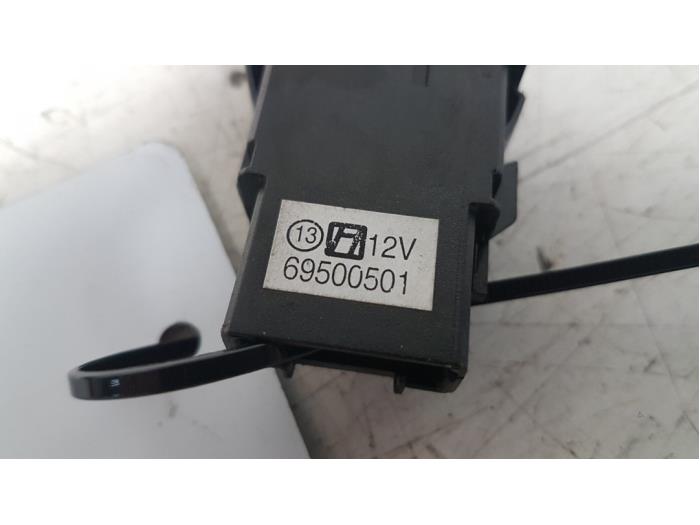 Mirror switch from a Iveco New Daily IV 35C12V, 35C12V/P, 35S12V, 35S12V/P 2007