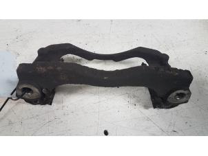 Used Front brake calliperholder, right Iveco New Daily IV 35C12V, 35C12V/P, 35S12V, 35S12V/P Price € 20,00 Margin scheme offered by Autodemontagebedrijf Smit