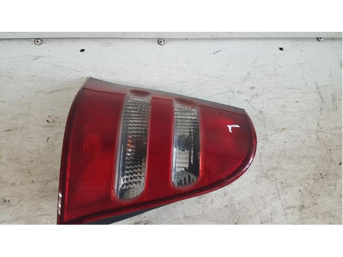 Taillight, left from a Mercedes-Benz A (W168) 1.7 A-170 CDI 16V 2004