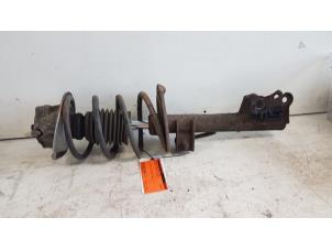 Used Front shock absorber rod, right Mercedes A (W168) 1.7 A-170 CDI 16V Price € 30,00 Margin scheme offered by Autodemontagebedrijf Smit