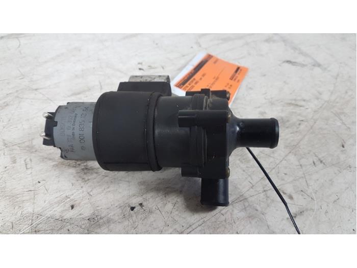 Additional water pump from a Mercedes-Benz Vaneo (W414)  2003