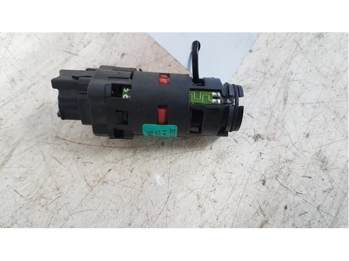 Begagnade Innetemperatursensor Alfa Romeo 156 (932) 2.0 JTS 16V Pris € 15,00 Marginaltabell erbjuds av Autodemontagebedrijf Smit