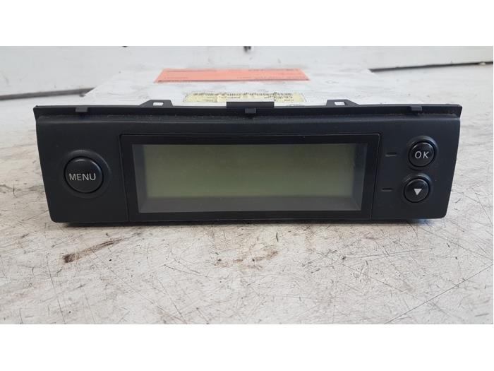 Begagnade Innerdisplay Nissan Micra (K12) 1.2 16V Pris € 20,00 Marginaltabell erbjuds av Autodemontagebedrijf Smit