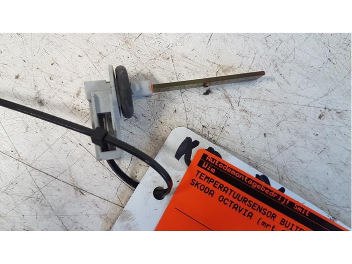 Begagnade Utetemperatursensor Skoda Octavia Combi (1Z5) 2.0 FSI 16V Pris € 5,00 Marginaltabell erbjuds av Autodemontagebedrijf Smit