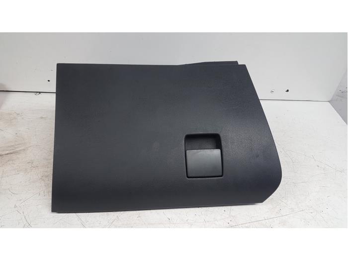 Begagnade Handskfack Opel Astra H SW (L35) 1.6 16V Twinport Pris € 25,00 Marginaltabell erbjuds av Autodemontagebedrijf Smit