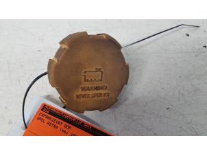 Used Expansion vessel cap Opel Astra H (L48) 1.6 16V Twinport Price € 10,00 Margin scheme offered by Autodemontagebedrijf Smit