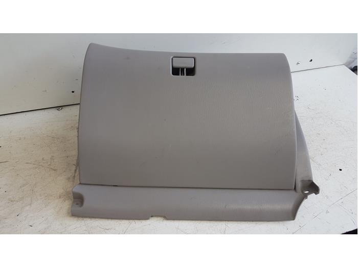 Begagnade Handskfack Toyota Corolla (E11) Pris € 30,00 Marginaltabell erbjuds av Autodemontagebedrijf Smit