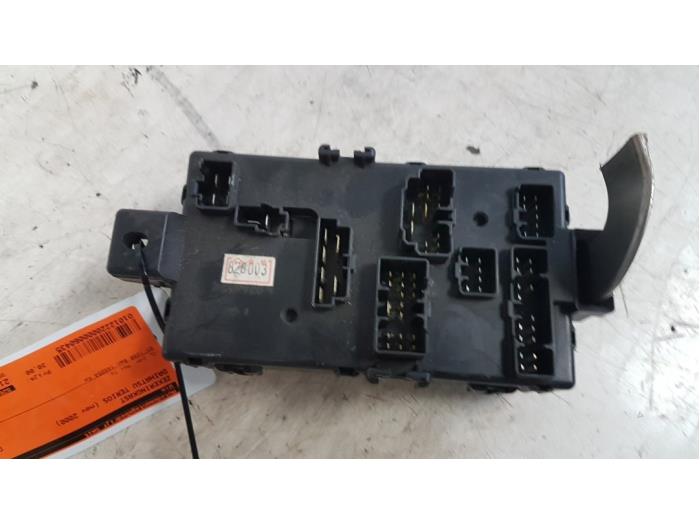 Fuse box Daihatsu Terios 1.3 16V DVVT 4x2 8260087408
