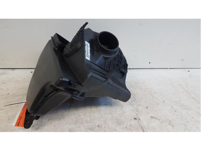 Begagnade Luftfilterhus BMW 3 serie (E90) Pris € 35,00 Marginaltabell erbjuds av Autodemontagebedrijf Smit